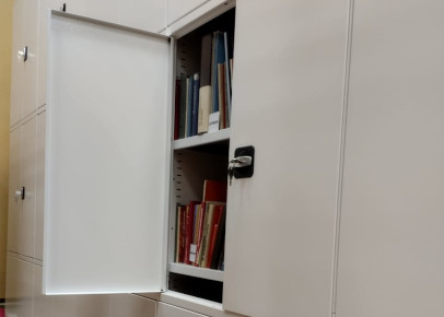 Стеллажи стационарные с дверцами