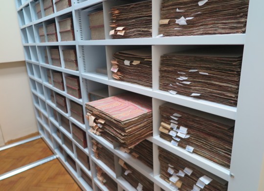 Стеллажи на мобильном основании